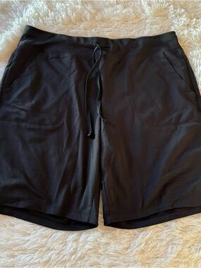 Athletic Works Black Shorts, Large